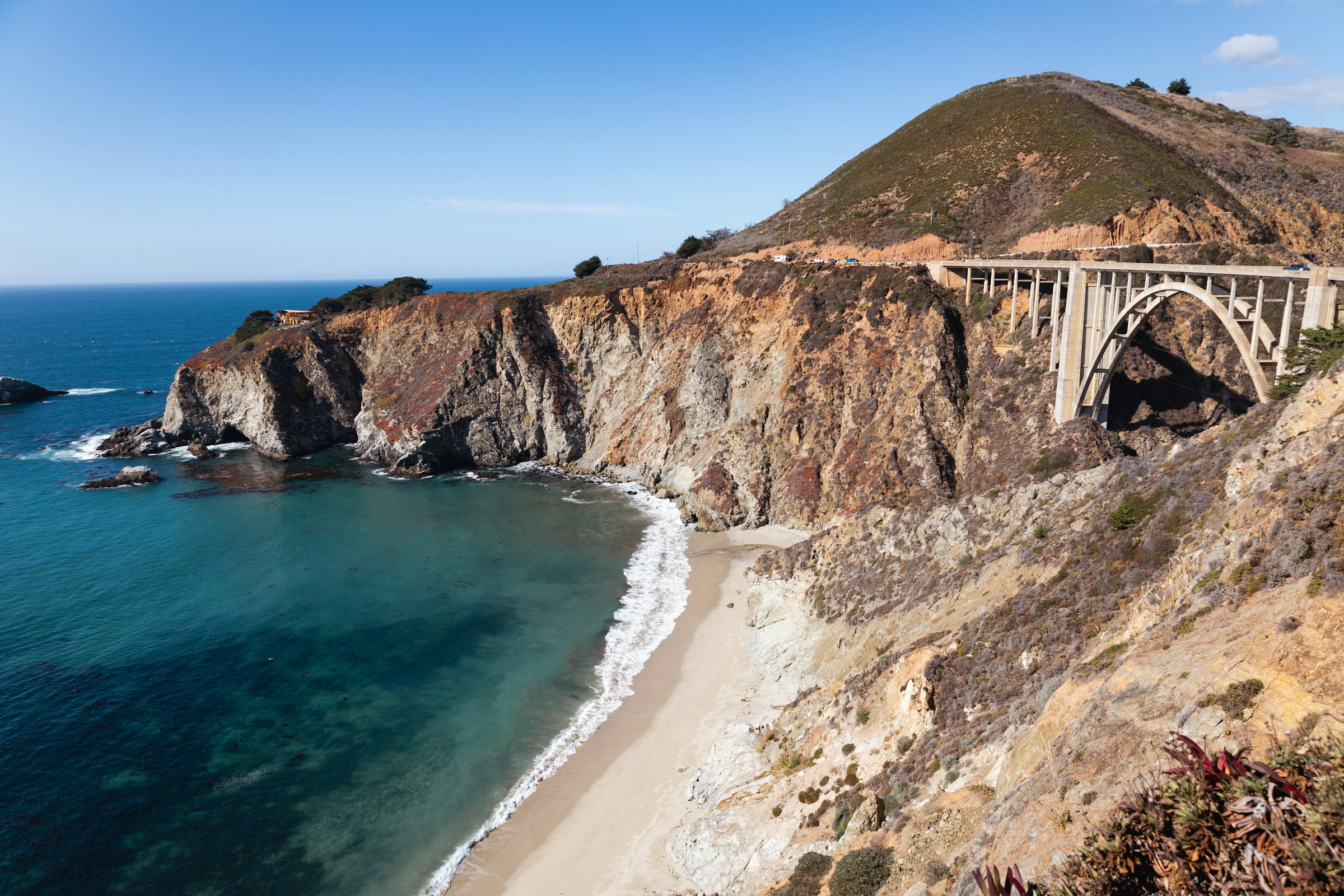 The coast north of Bixby. The course climbs 657 m in all, over twice Boston's total. Photograph: Vincent Y, Unsplash.